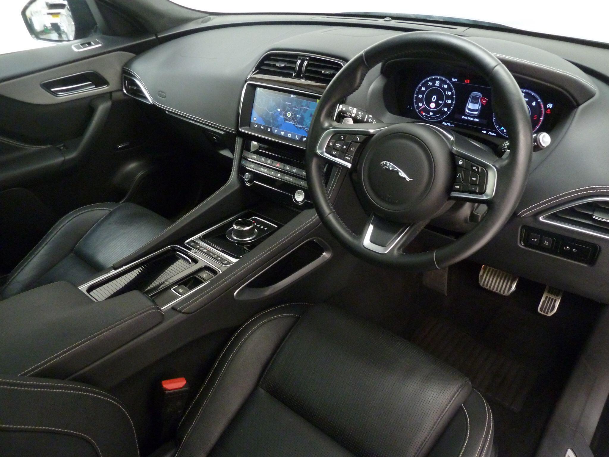 Jaguar F-PACE 2.0 D180 Chequered FlagAWD   <br/><br/>PAN ROOF + BLACK DESIGN PACK