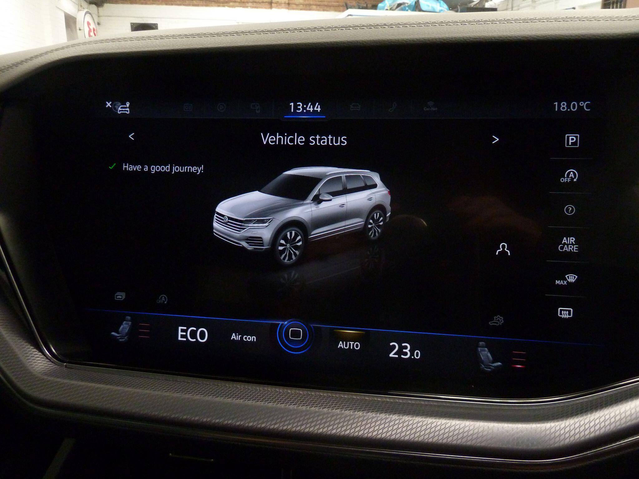 Volkswagen Touareg 3.0 TDI V6 Black Edition Tiptronic 4Motion   <br/><br/>PAN ROOF + BLACK PACK