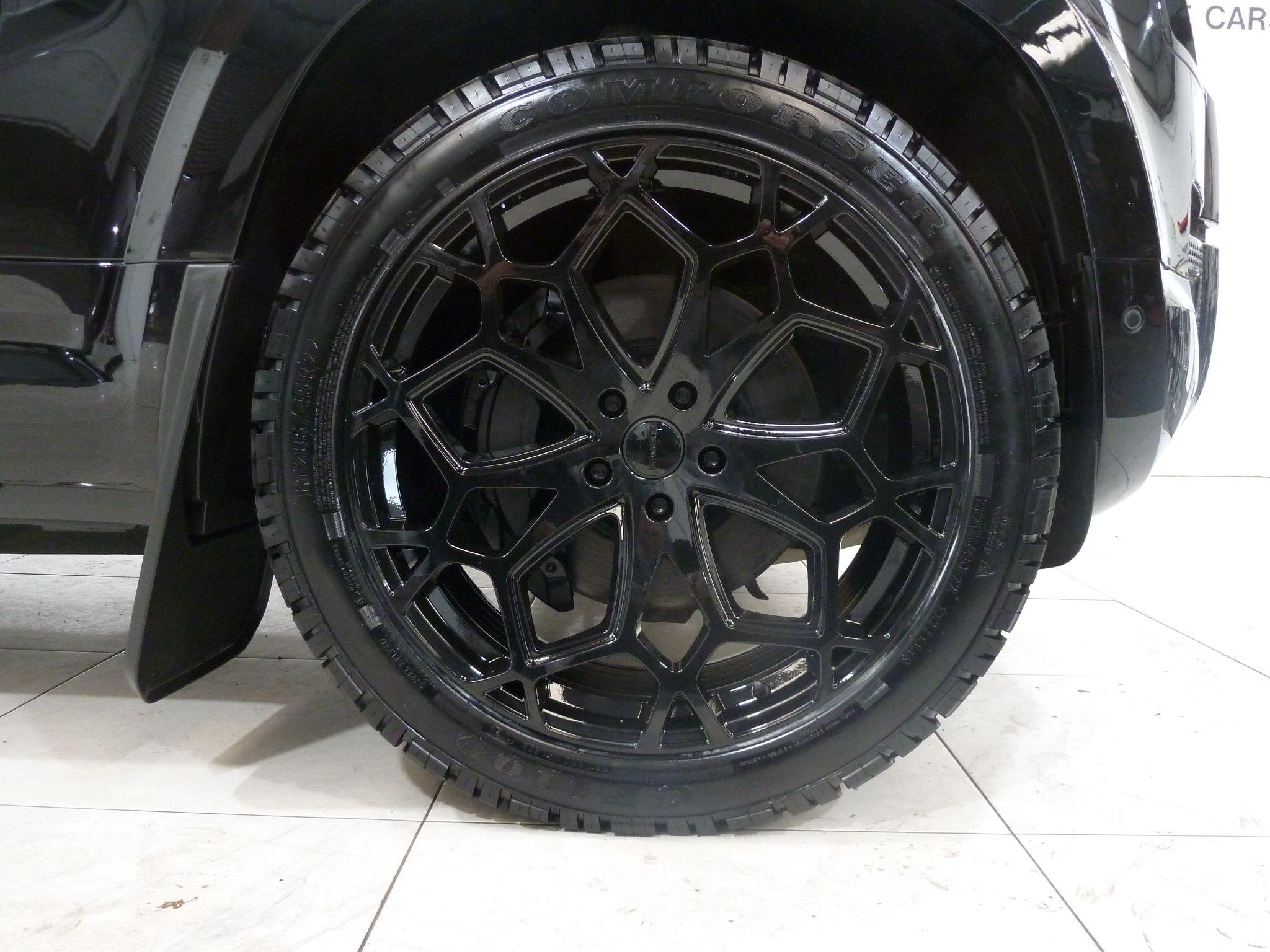 Land Rover Defender 110 3.0   SE   <br/><br/>HAWKE BLACK EDITION