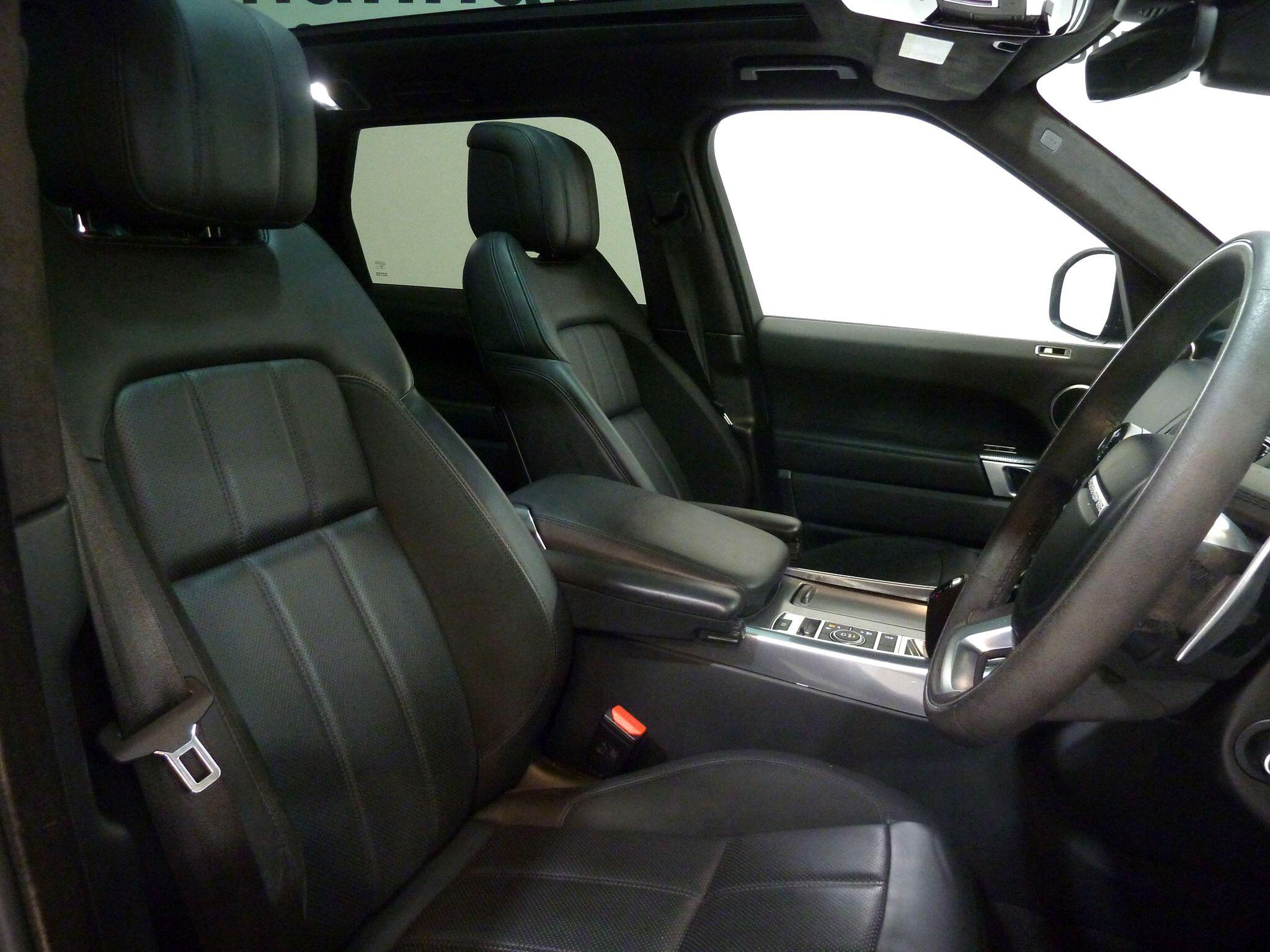 Land Rover Range Rover Sport 3.0 D350  HST SUV  Diesel   (350 ps)<br/><br/>PAN ROOF +CARBON PACK +350BHP