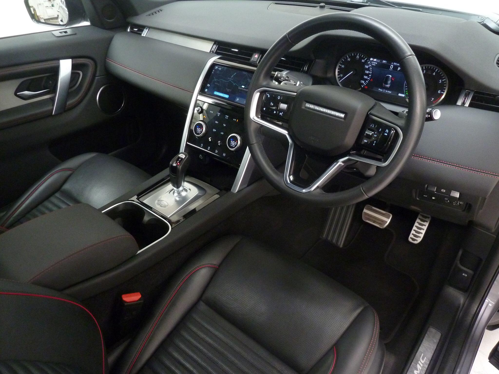 Land Rover Discovery Sport 1.5 P300e 12.2kWh Urban Edition   <br/><br/>PAN ROOF + BLACK PACK