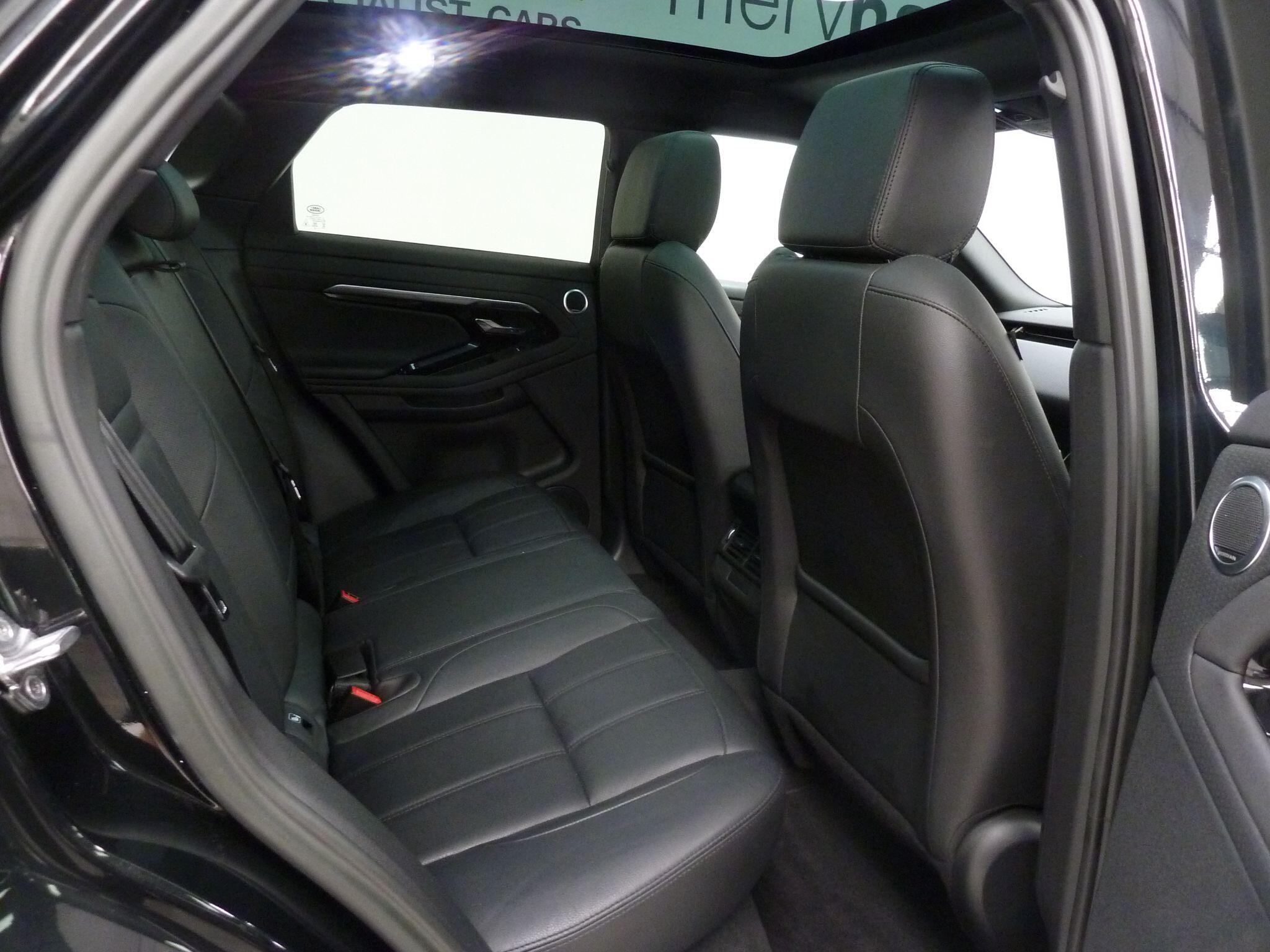 Land Rover Range Rover Evoque 2.0 D200  Edition   <br/><br/>PAN ROOF + BLACK PACK