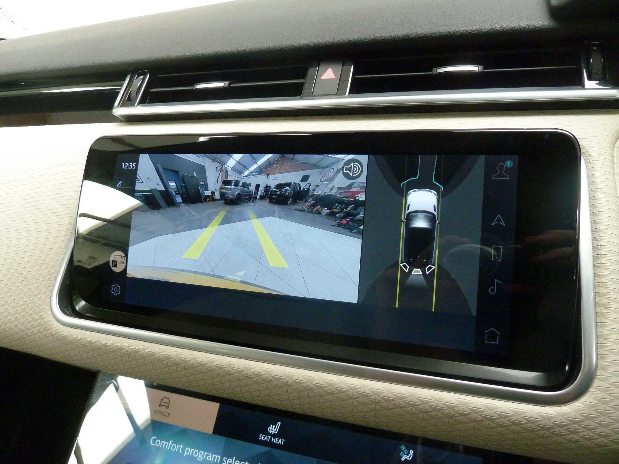 Land Rover Range Rover Velar 2.0 D200  R-Dynamic S   <br/><br/>BLACK EXTERIOR PACKAGE