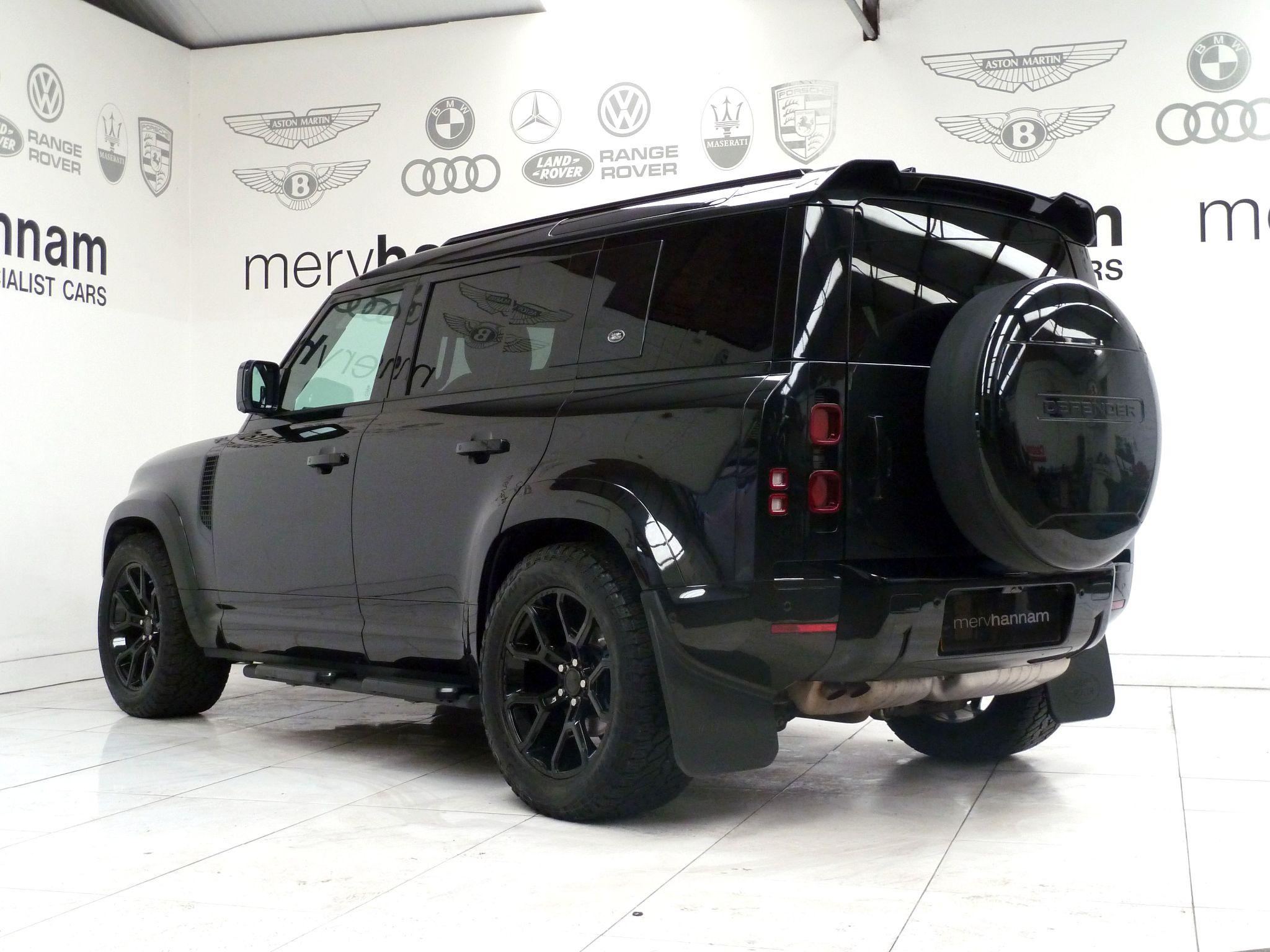 Land Rover Defender 110 2.0 SD4 SE   <br/><br/>PROJEX EDITION + 7 SEATS