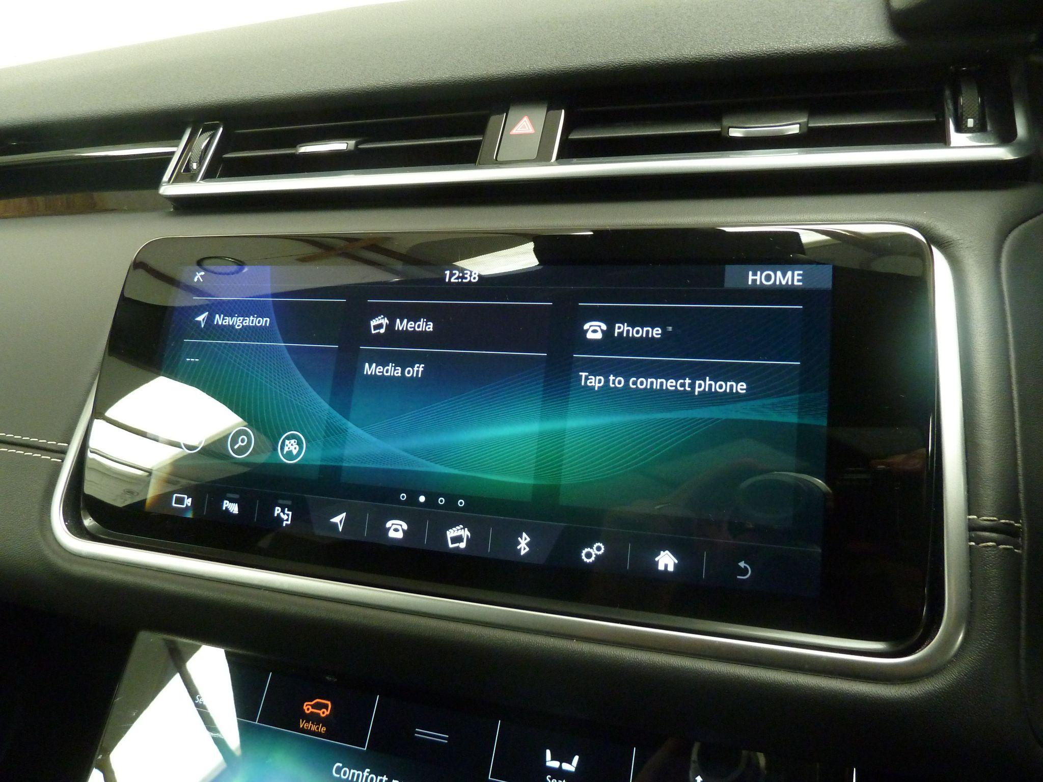 Land Rover Range Rover Velar 2.0 D240 R-Dynamic HSE   <br/><br/>PAN ROOF + BLACK DESIGN PACK