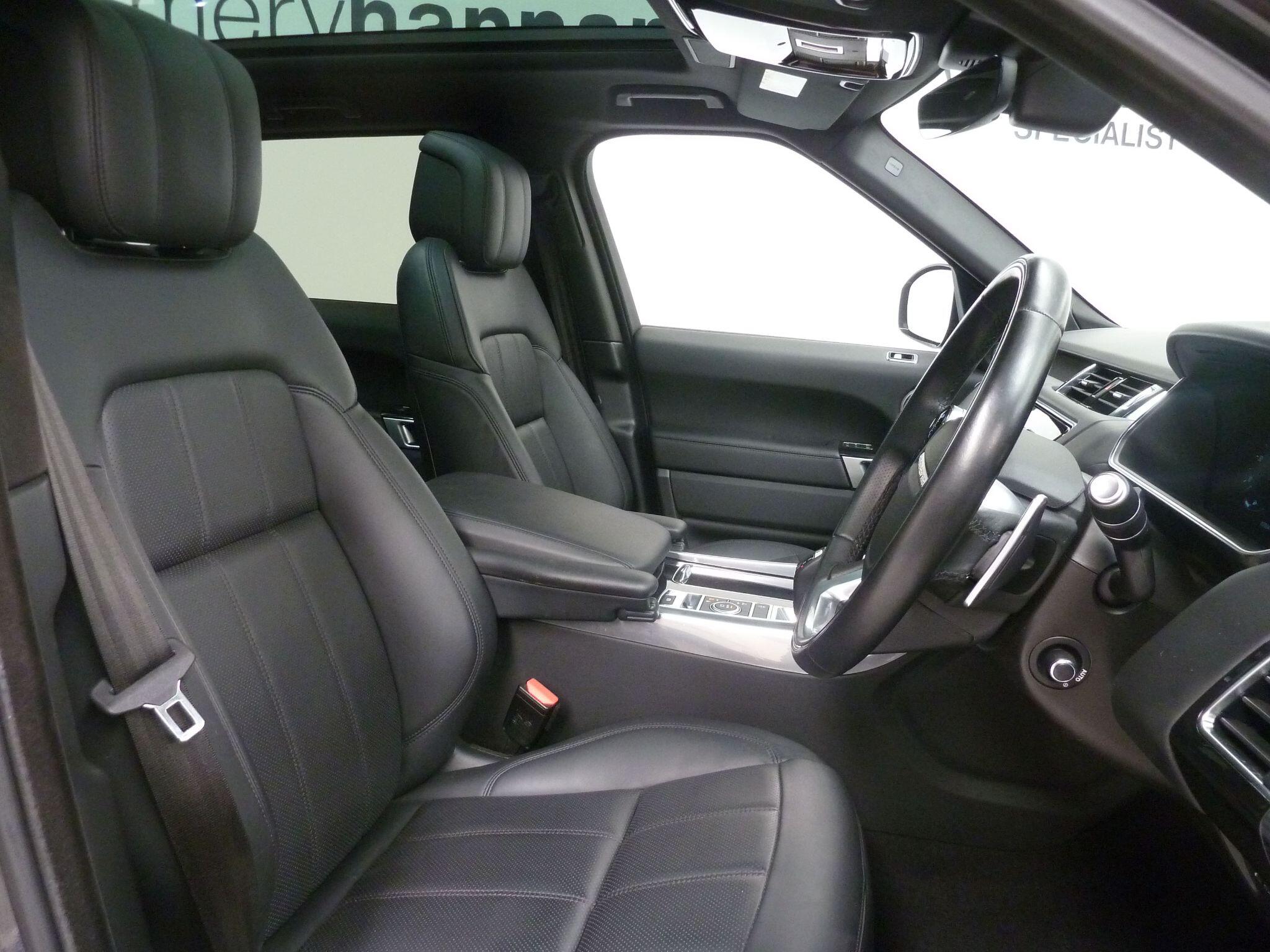 Land Rover Range Rover Sport 2.0 P400e  HSE Dynamic Black   <br/><br/>PAN ROOF + BLACK PACK + STEPS
