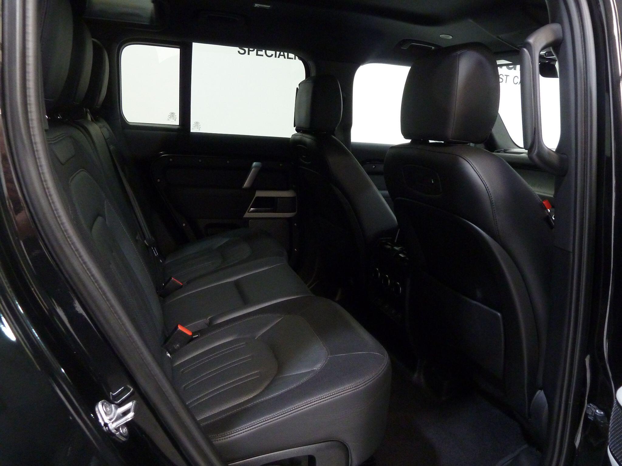 Land Rover Defender 110 3.0   X-Dynamic S   <br/><br/>HAWKE BLACK EDITION 300 BHP