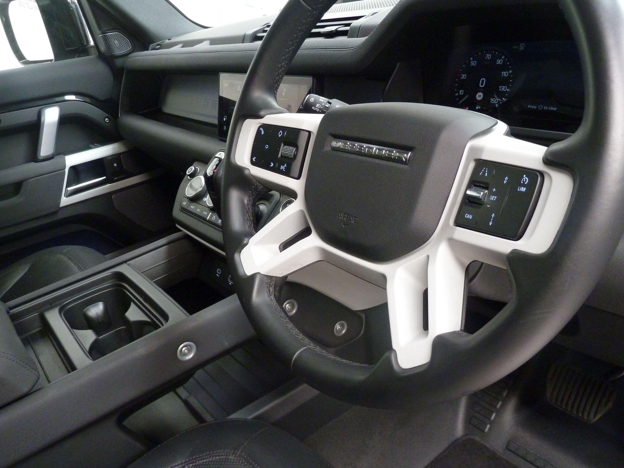 Land Rover Defender 110 3.0 D250  SE   <br/><br/>HAWKE EIGER EDITION
