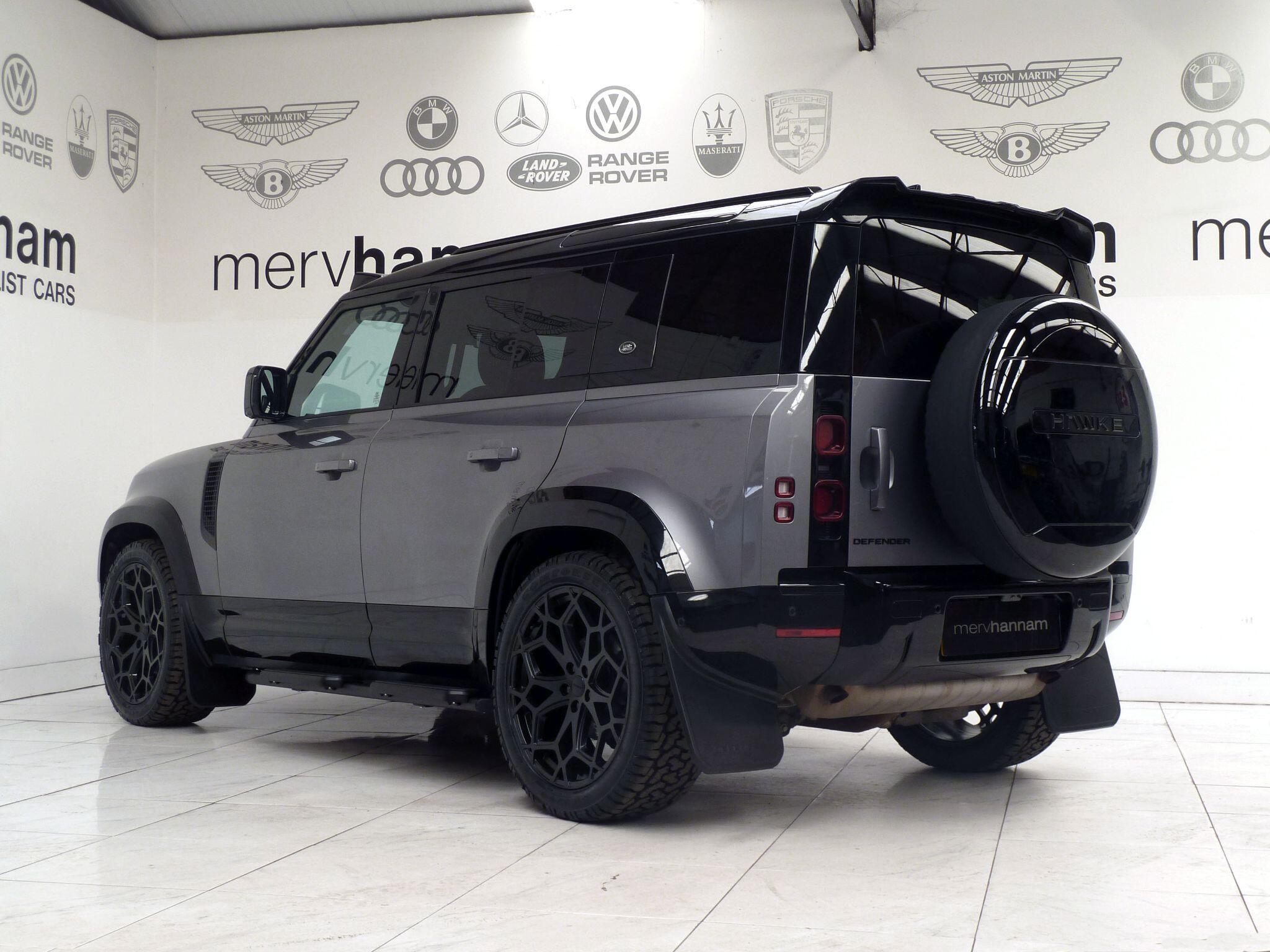 Land Rover Defender 110 2.0 P300 SE   <br/><br/>HAWKE EIGER EDITION