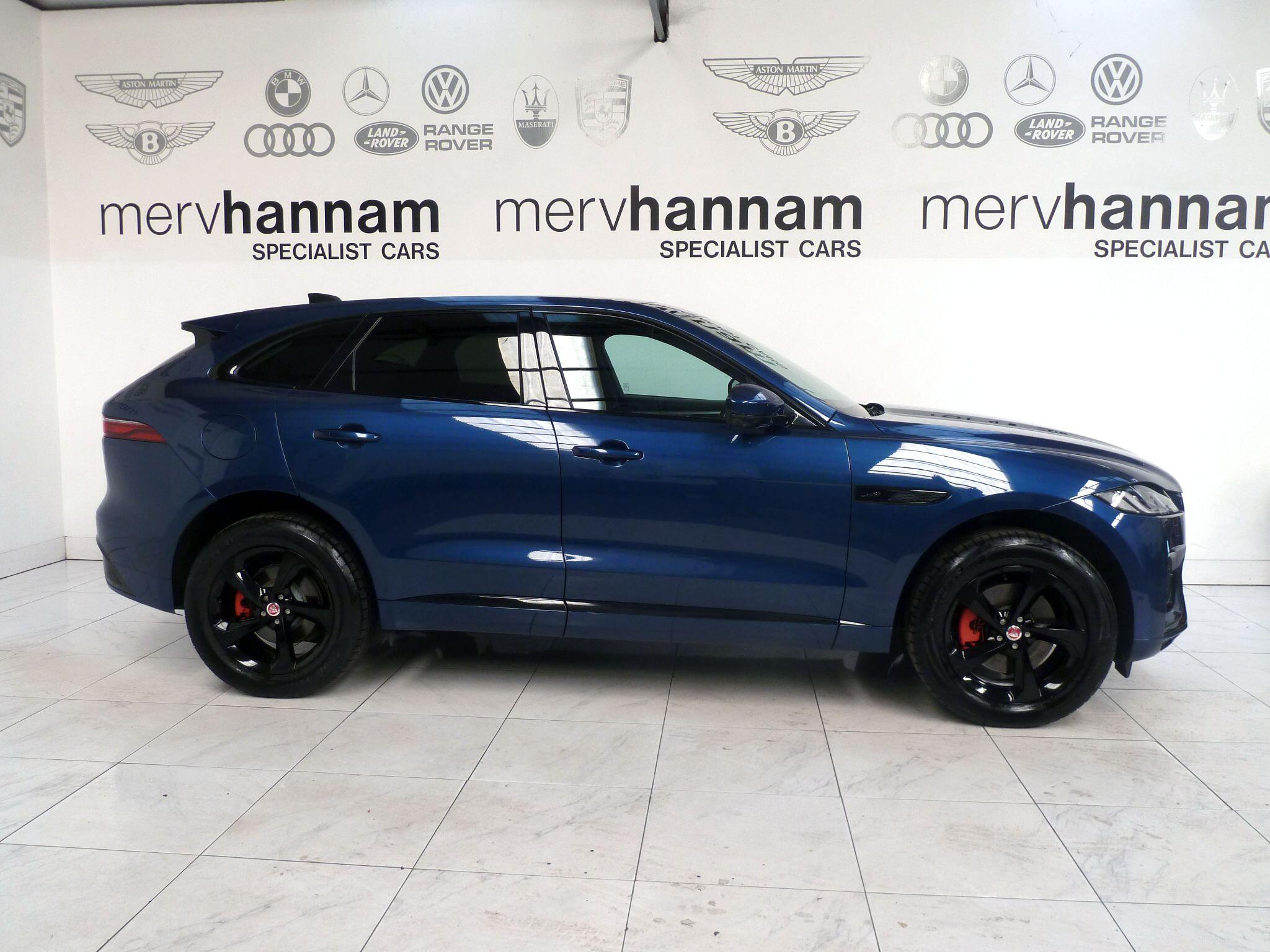 Jaguar F-PACE 2.0 D200  R-Dynamic SAWD   <br/><br/>BLACK EXTERIOR PACK + PAN ROOF