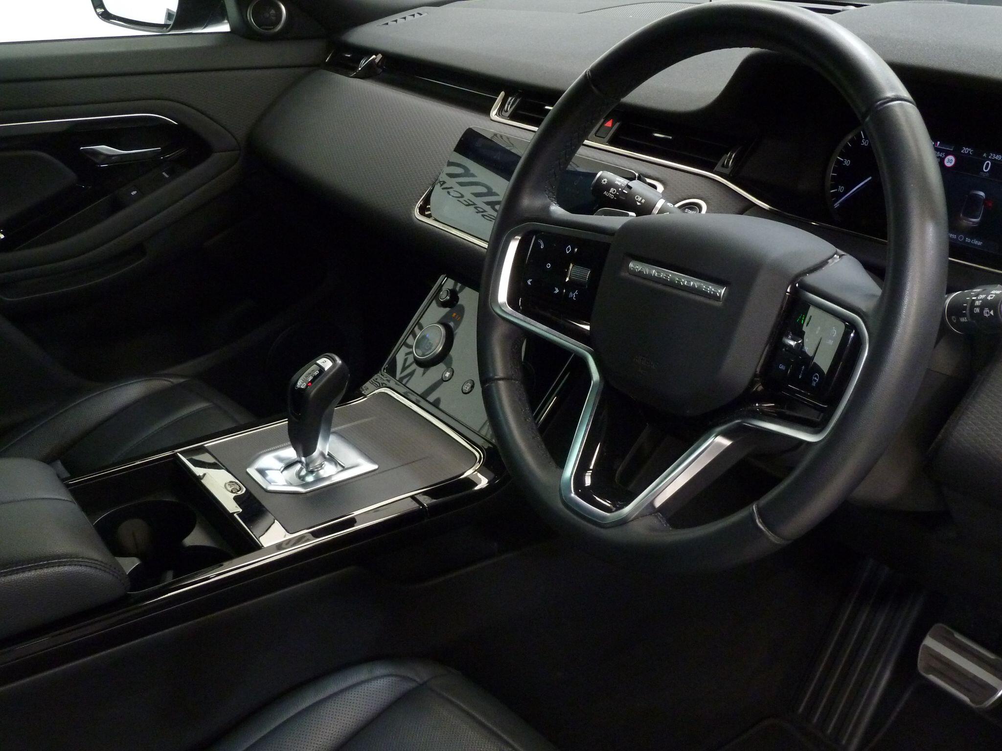 Land Rover Range Rover Evoque 2.0 D200  Edition   <br/><br/>PAN ROOF + BLACK PACK