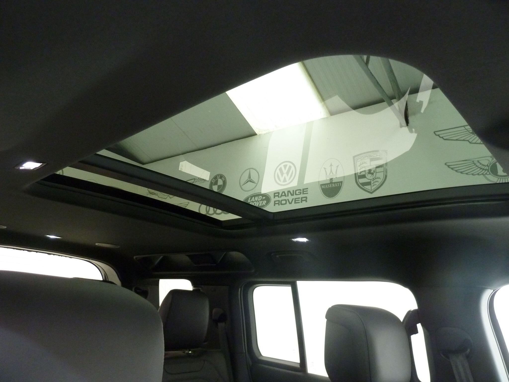 Land Rover Defender 110 3.0 D250  X-Dynamic SE   <br/><br/>HAWKE BLACK EDITION 110