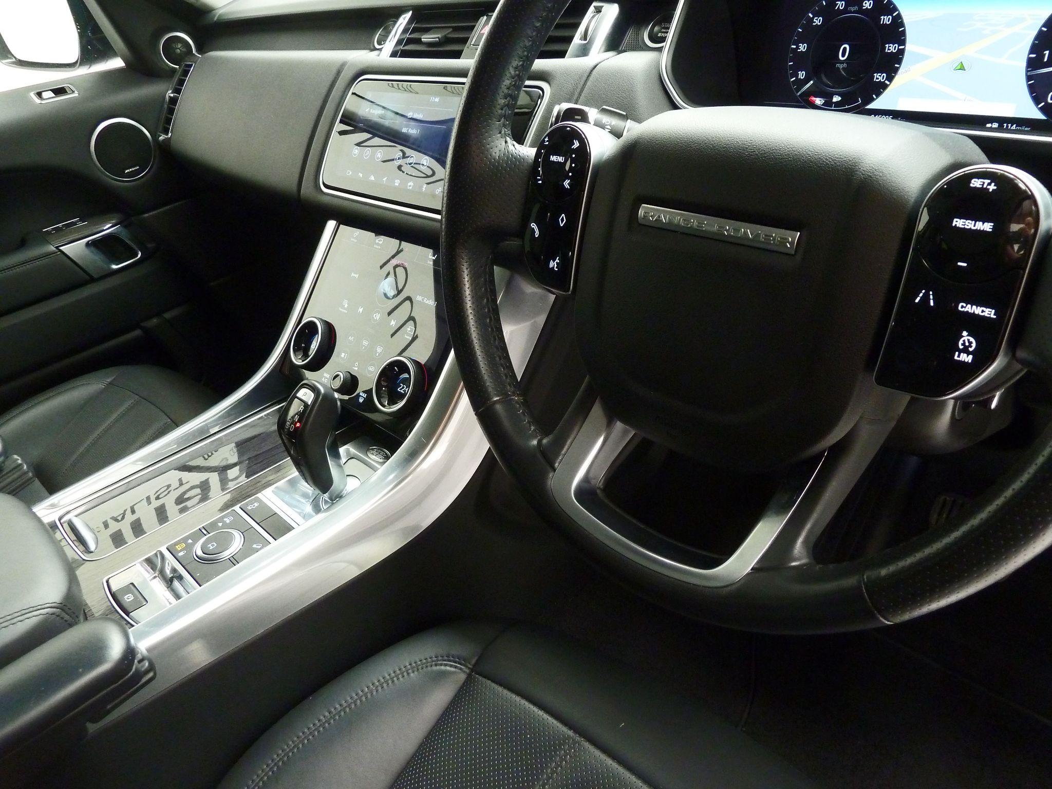 Land Rover Range Rover Sport 3.0 SD V6 HSE Dynamic   <br/><br/>AUTOBIOGRAPHY DESIGN PACKAGE