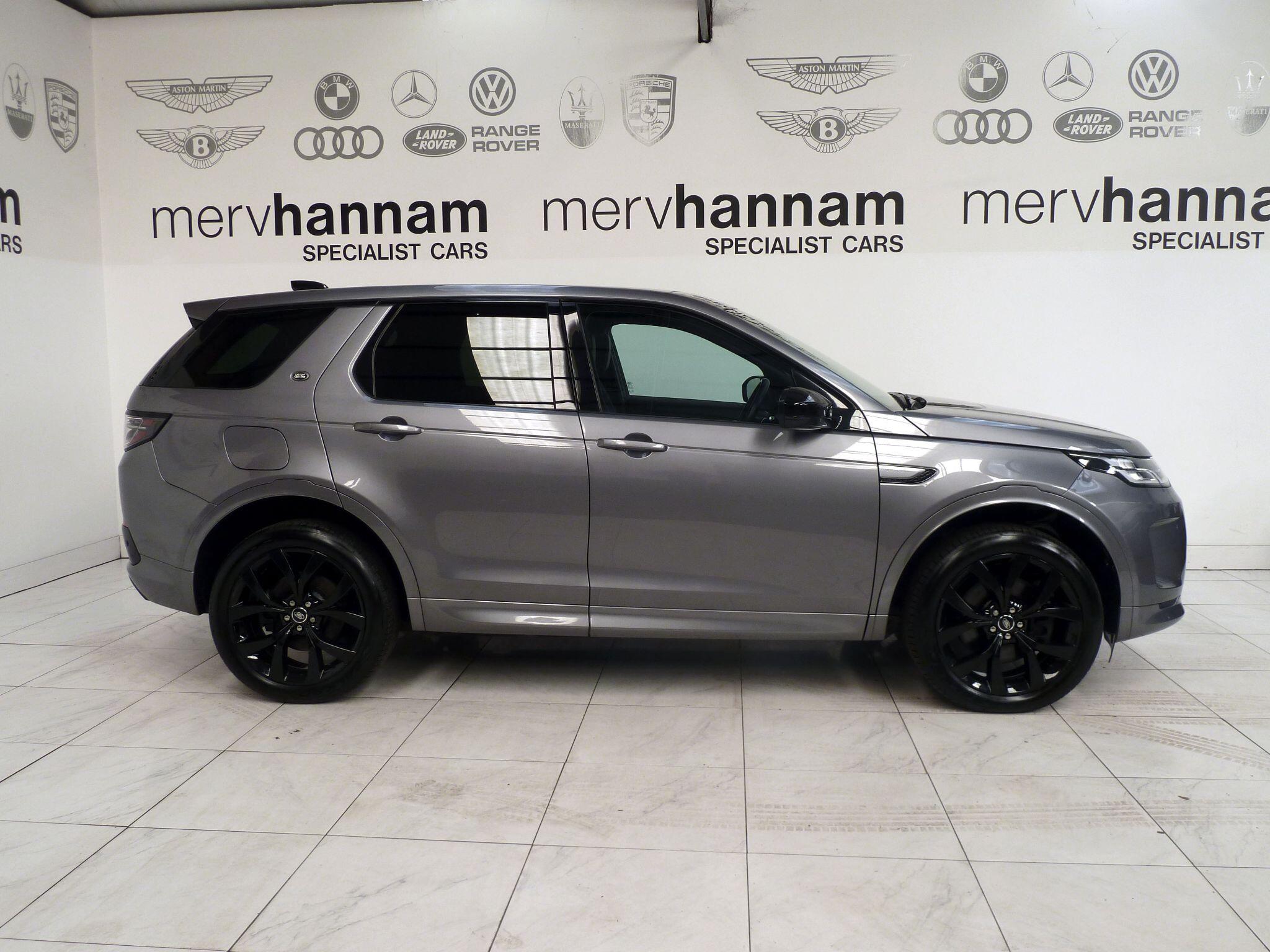 Land Rover Discovery Sport 1.5 P300e 12.2kWh Urban Edition   <br/><br/>PAN ROOF + BLACK PACK
