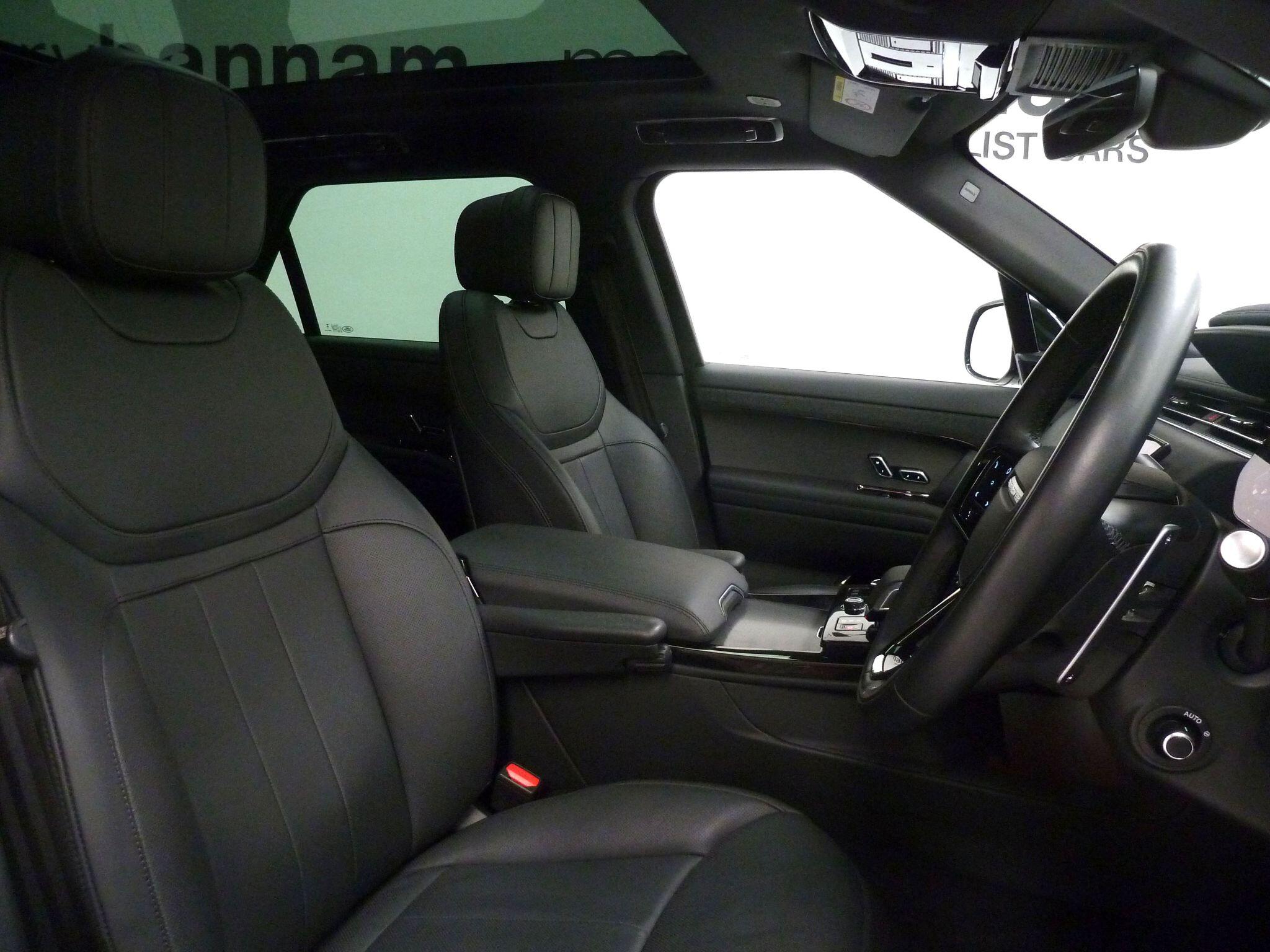 Land Rover Range Rover Sport 3.0 P440e 38.2kWh Dynamic SE   <br/><br/>BLACK DESIGN PACK + PAN ROOF