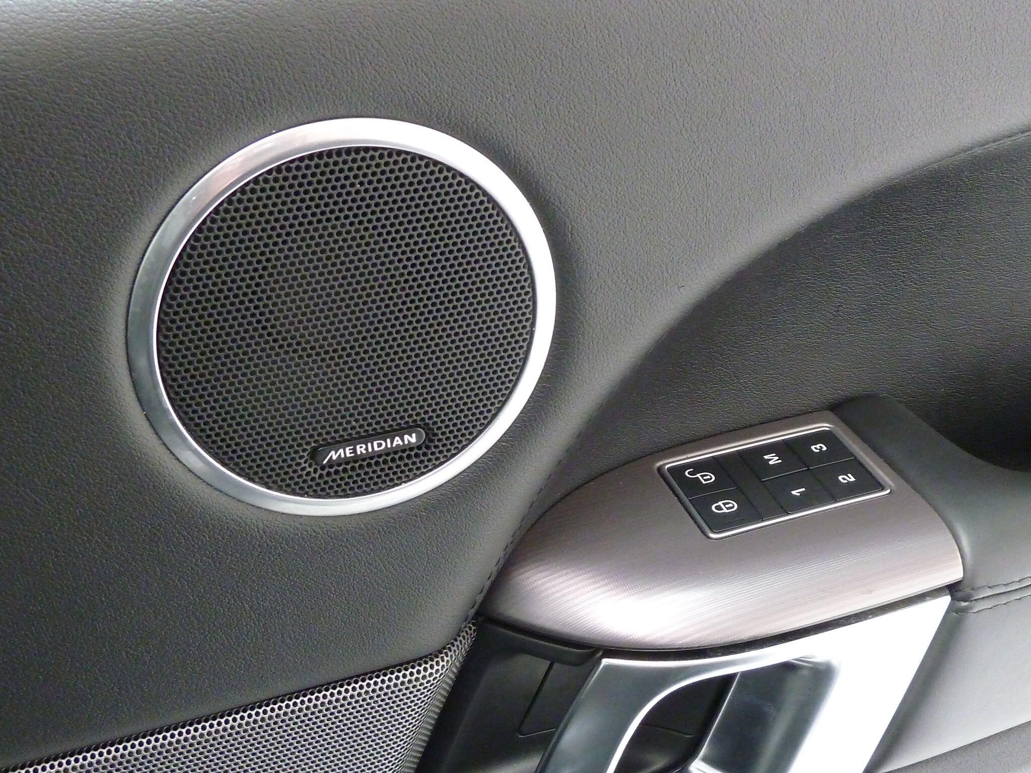 Land Rover Range Rover Sport 3.0 SD V6 HSE   <br/><br/>AUTOBIOGRAPHY DESIGN PACK