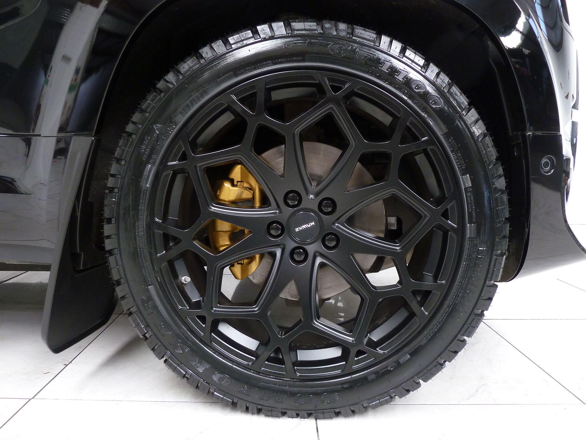 Land Rover Defender 90 3.0 D250  X-Dynamic HSE   <br/><br/>HAWKE BLACK EDITION 90