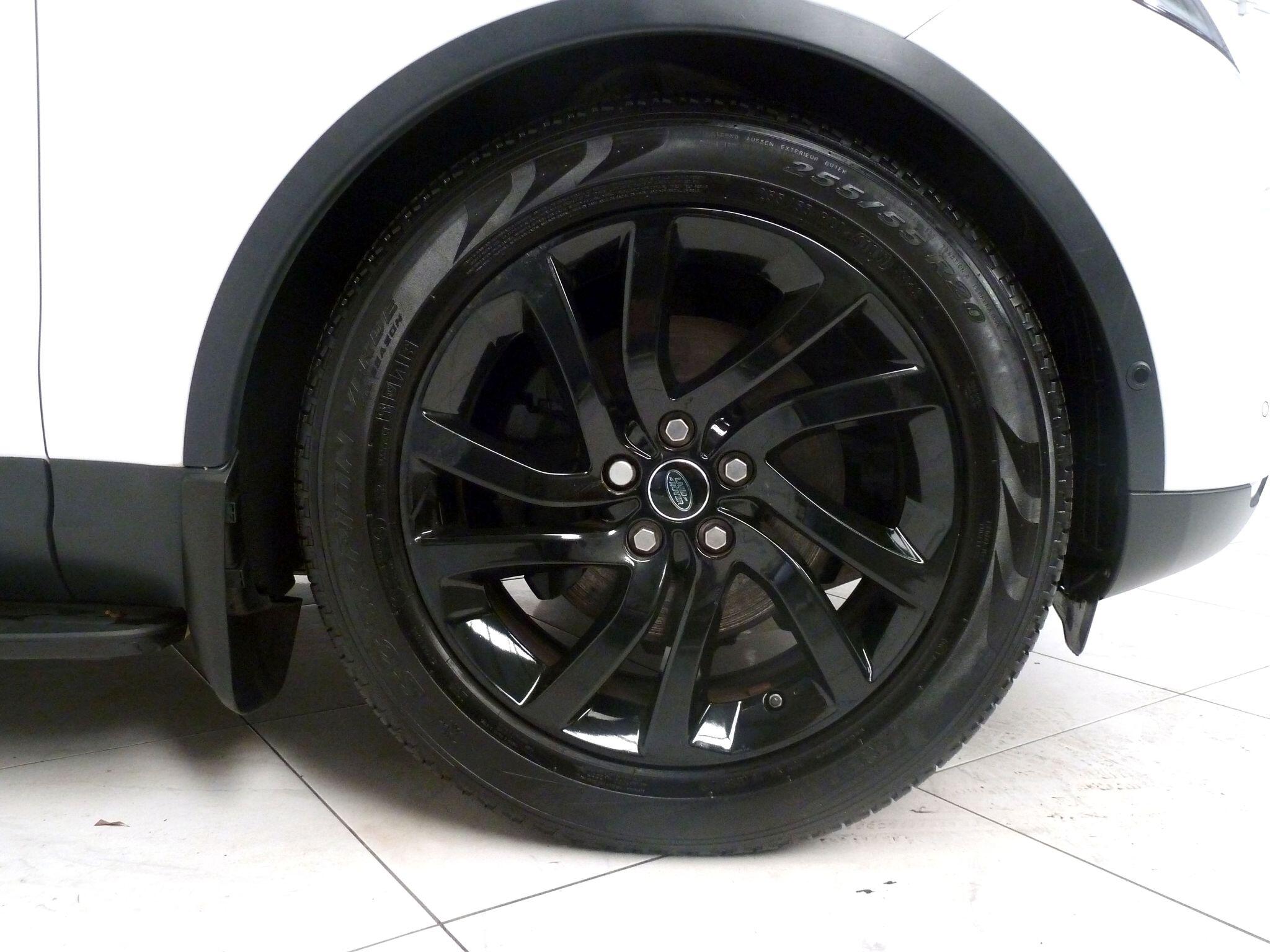 Land Rover Discovery 2.0 Si4 HSE   <br/><br/>PAN ROOF + BLACK PACK + STEPS