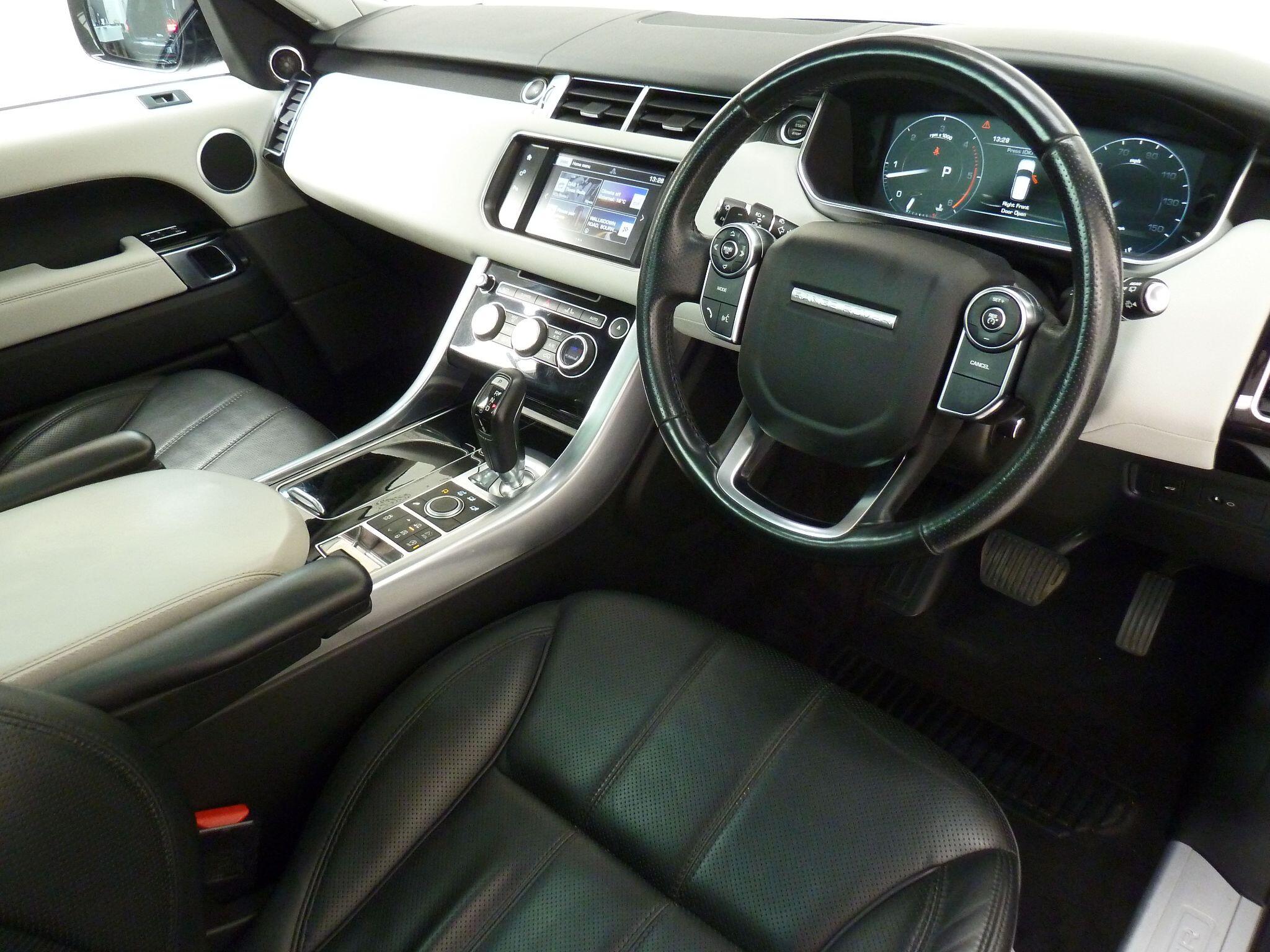 Land Rover Range Rover Sport 3.0 SD V6 HSE Dynamic   <br/><br/>AUTOBIOGRAPHY PACK + PAN ROOF