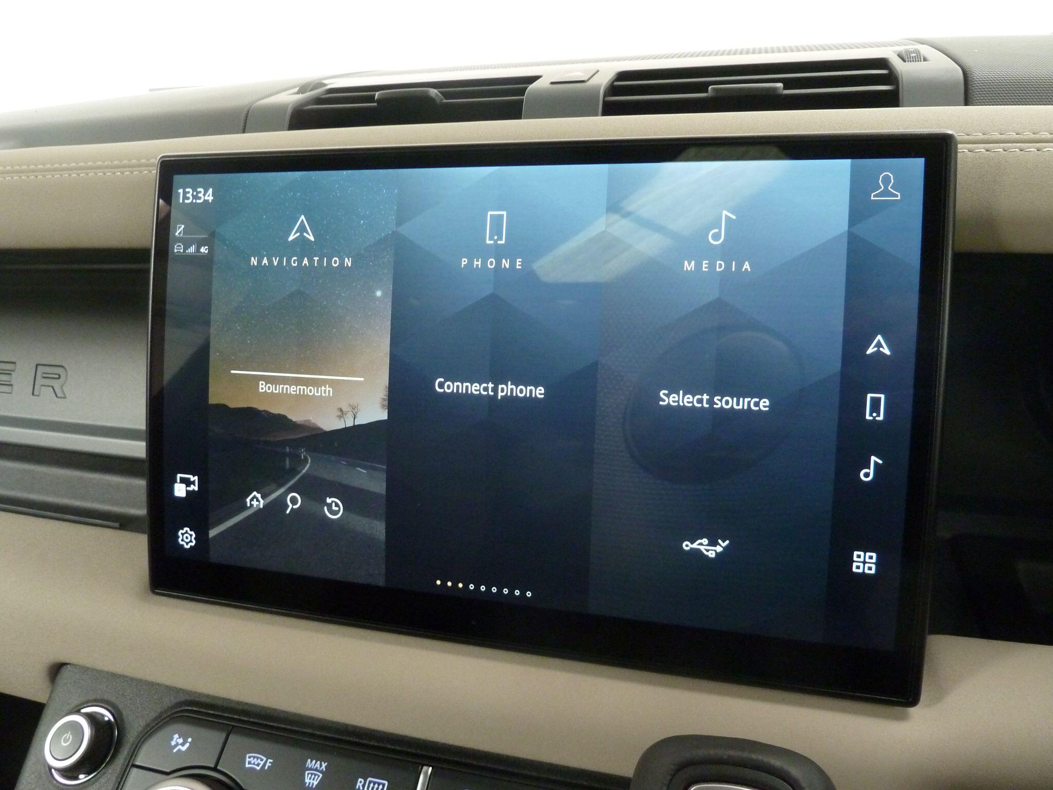 Land Rover Defender 90 3.0 P400  X   <br/><br/>PAN ROOF + HUD + BLACK PACK