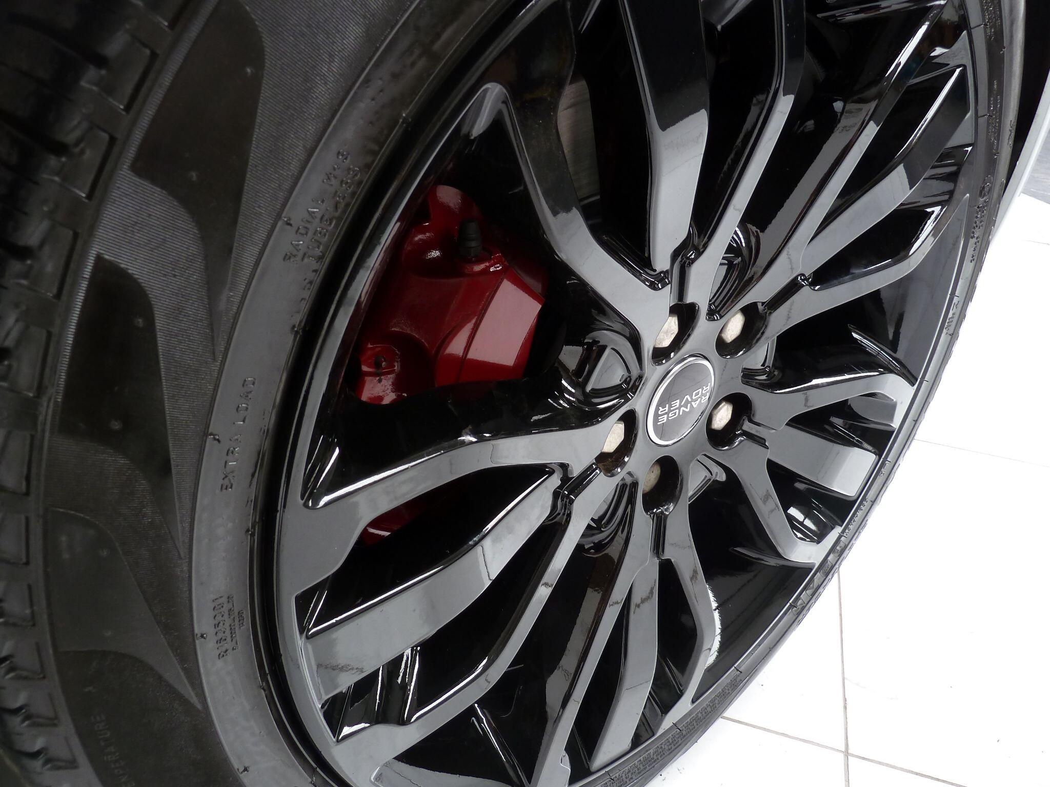 Land Rover Range Rover Sport 3.0 SD V6 HSE   <br/><br/>AUTOBIOGRAPHY DESIGN PACK