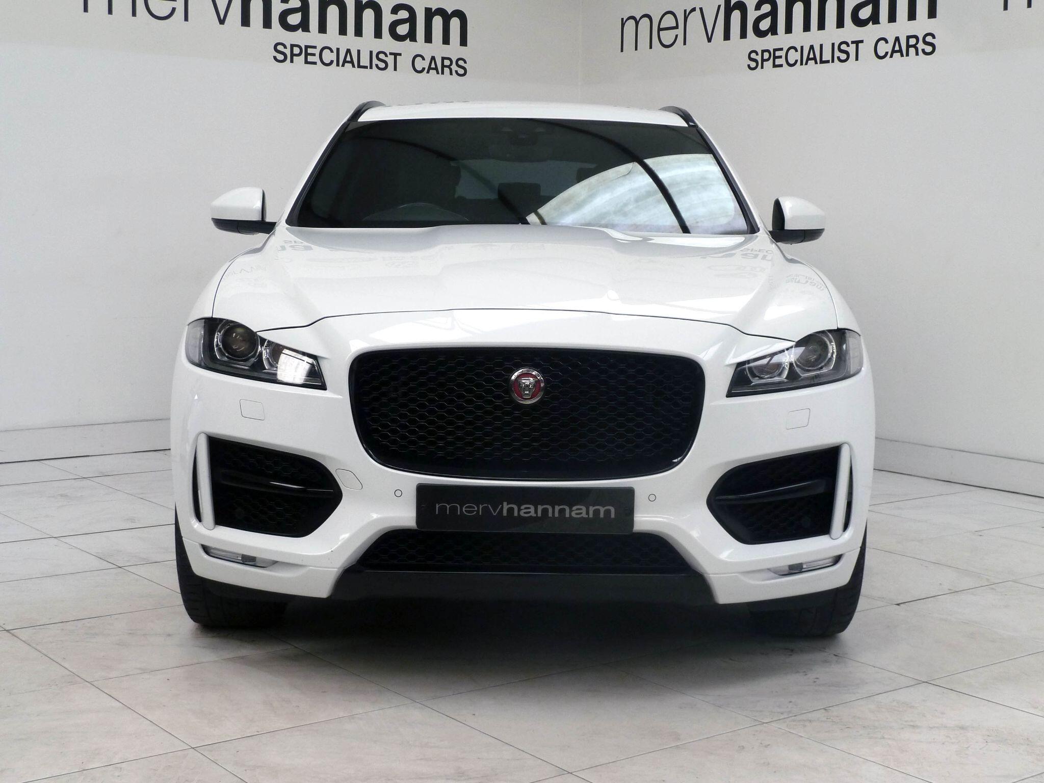 Jaguar F-PACE 2.0 D180 R-Sport SUV  DieselAWD   (180 ps)<br/><br/>BLACK EXTERIOR DESIGN PACK
