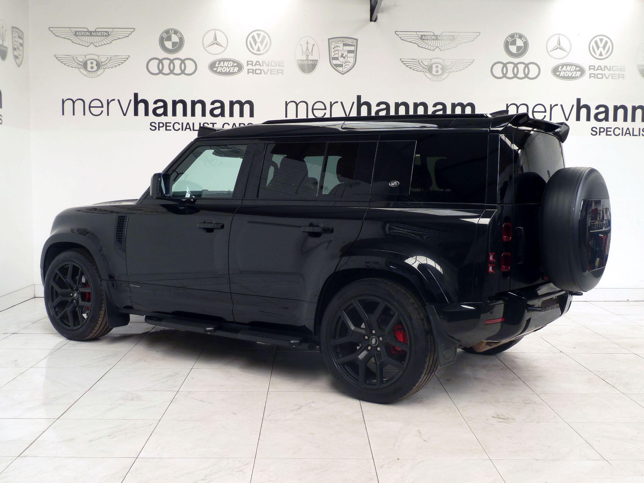 Land Rover Defender 110 3.0 D250  X-Dynamic S   <br/><br/>ROOF LIGHTS +BLACK PACK +STEPS