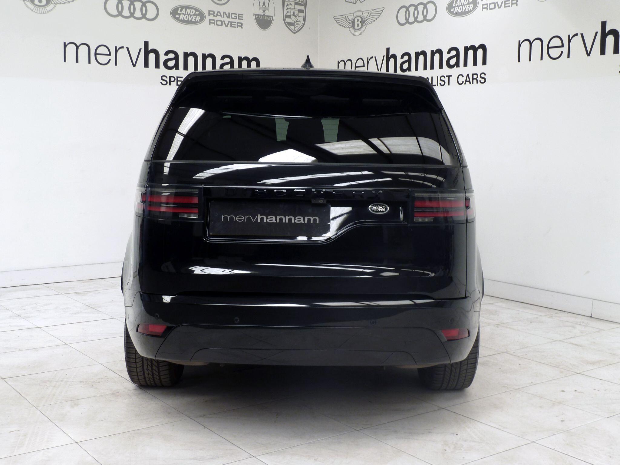 Land Rover Discovery 2.0 P300 R-Dynamic S   <br/><br/>BLACK PACK + SIDE STEPS