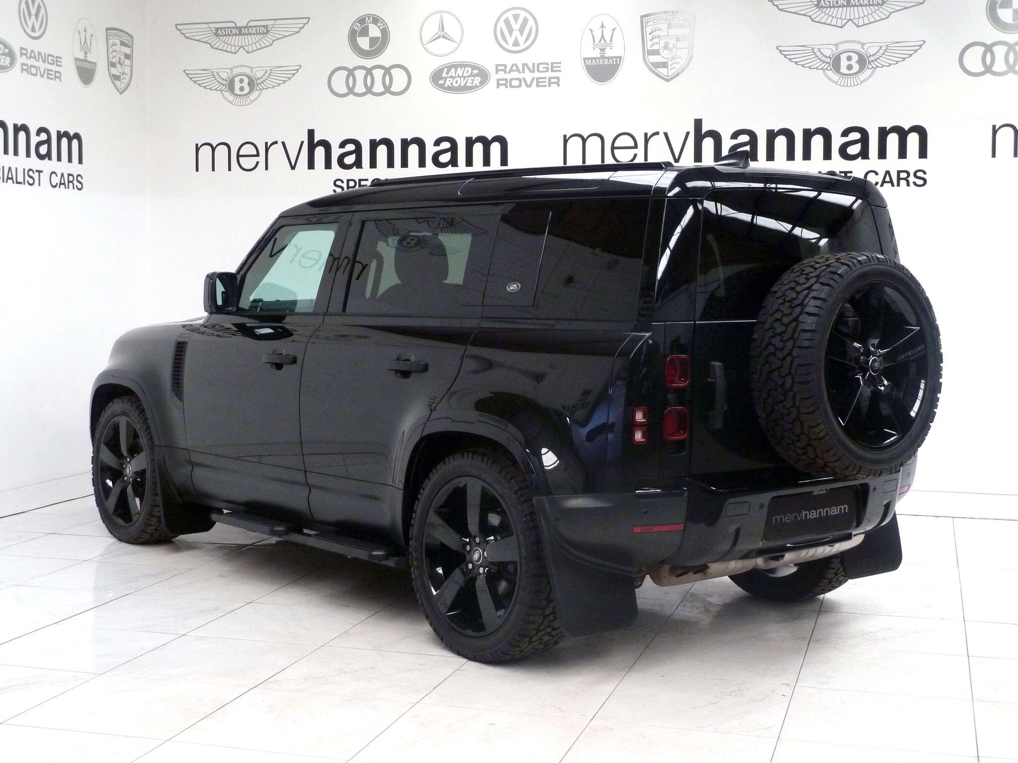 Land Rover Defender 110 2.0 SD4 S   <br/><br/>BLACK PACK +STEPS +22″ ALLOYS