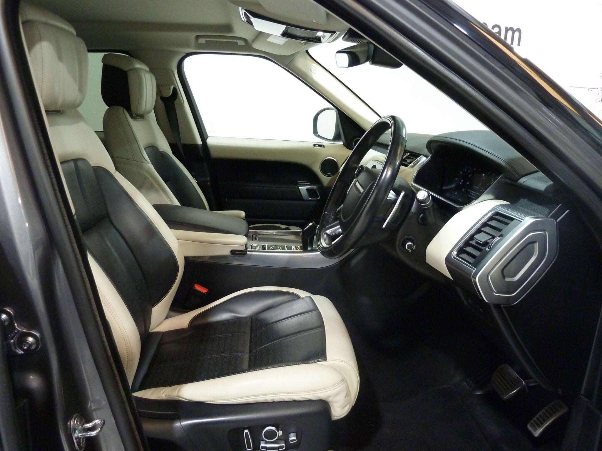 Land Rover Range Rover Sport 3.0 SD V6 HSE Dynamic   <br/><br/>AUTOBIOGRAPHY PACK + HEADS UP
